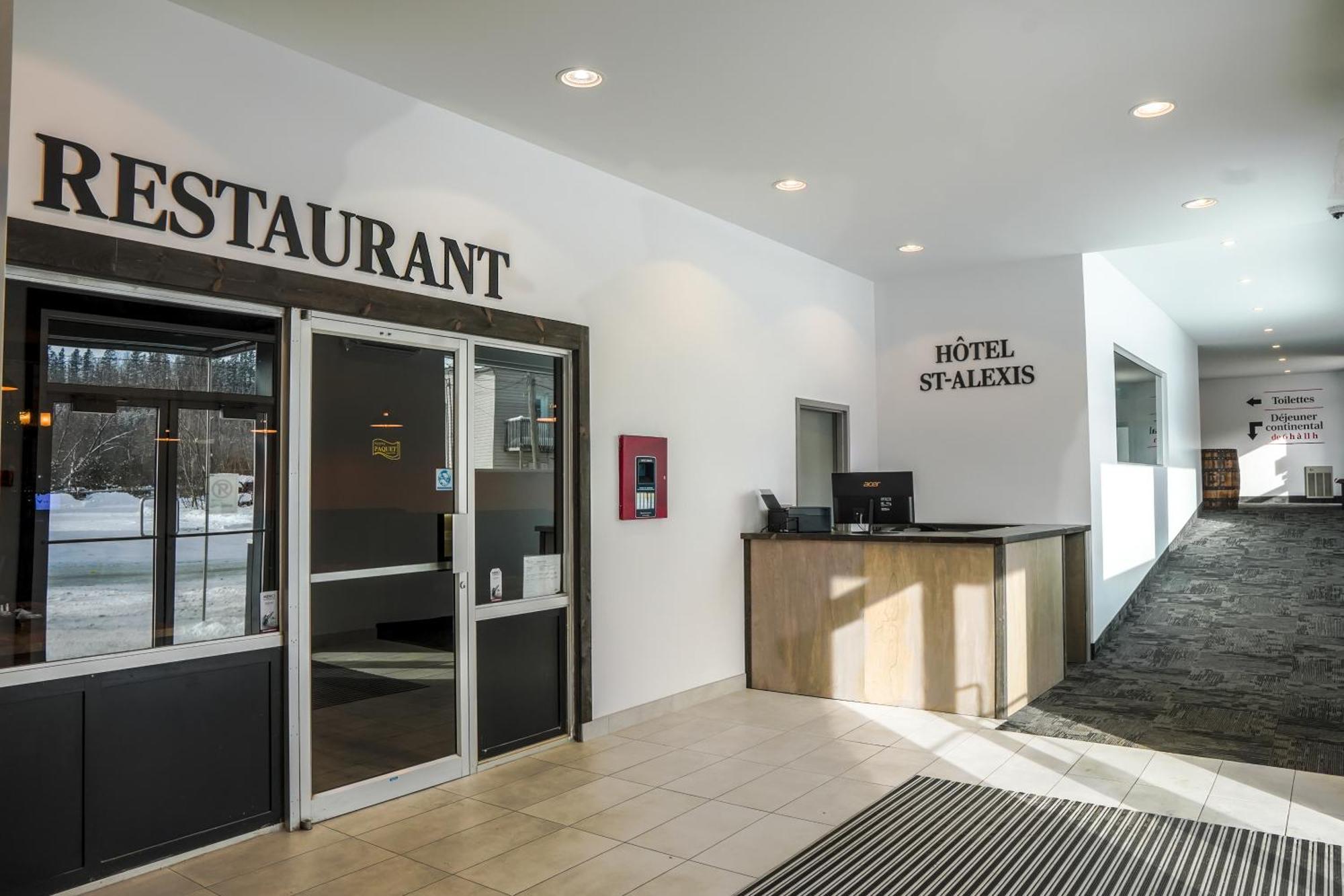 Hotel St-Alexis Saint-Raymond Bagian luar foto