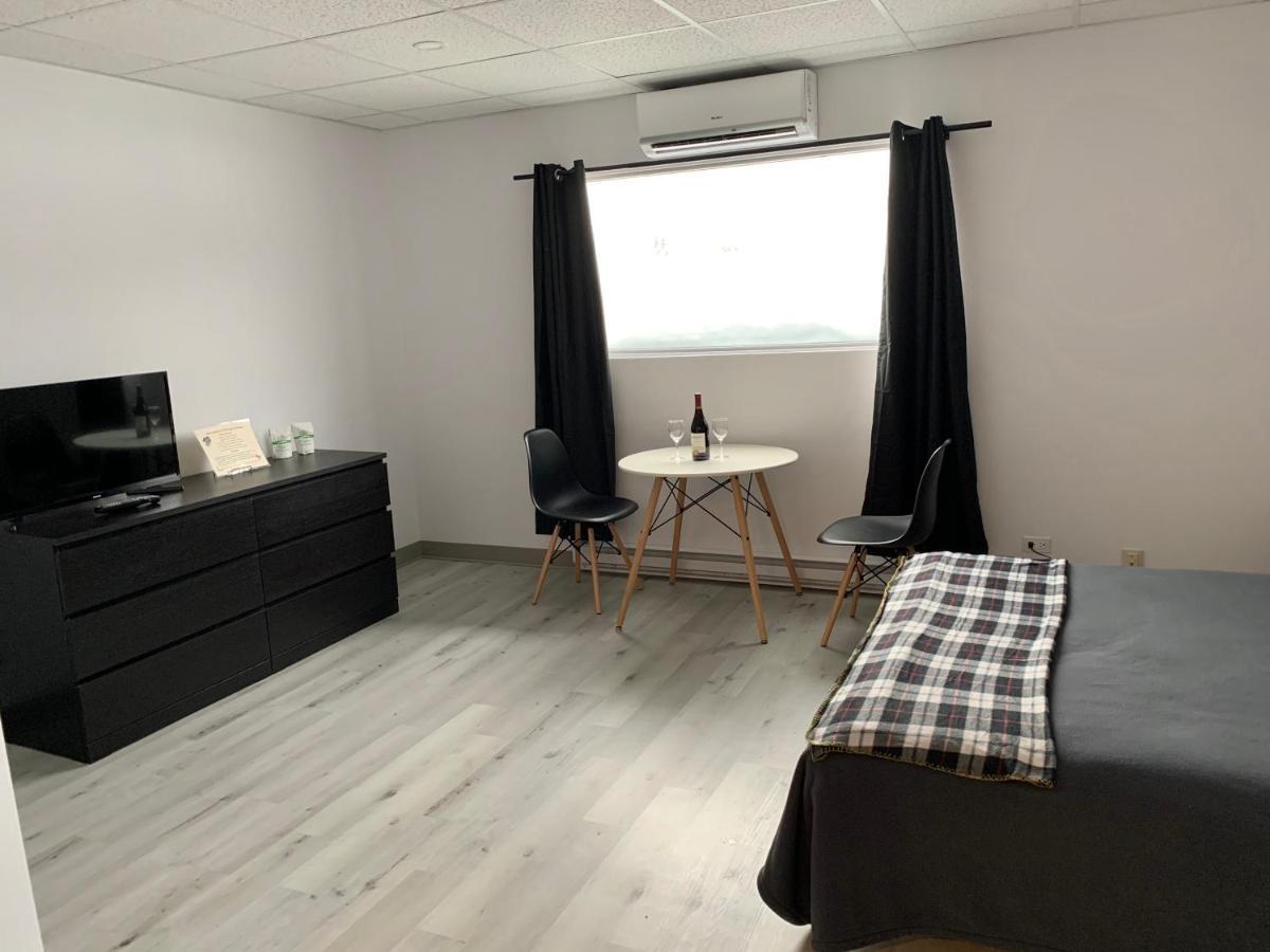 Hotel St-Alexis Saint-Raymond Bagian luar foto
