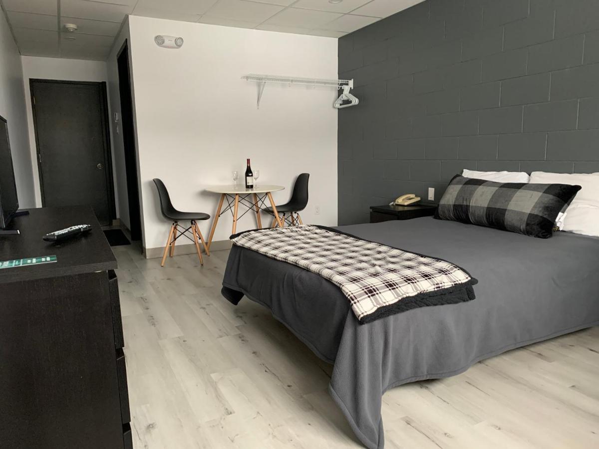 Hotel St-Alexis Saint-Raymond Bagian luar foto