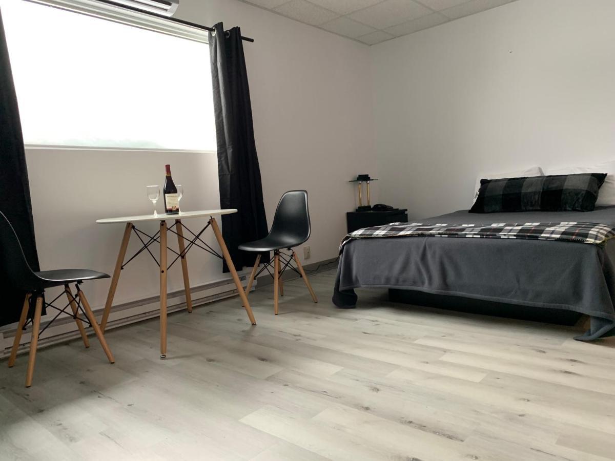 Hotel St-Alexis Saint-Raymond Bagian luar foto